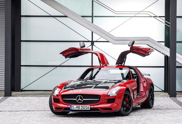 2014-Mercedes-Benz-SLS-AMG-GT-Final-Edition-3