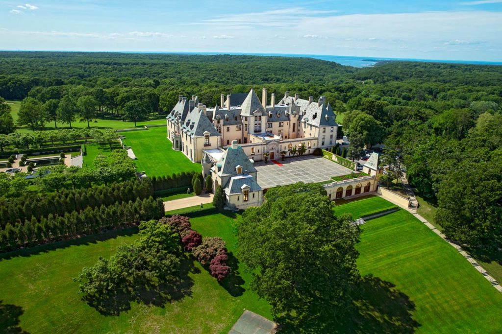 Oheka Castle -A7U2961-Front View Aerial