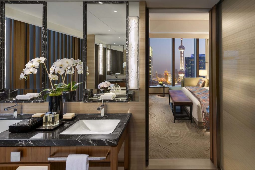 WHERE TO STAY-Madarin Oriental-shanghai-suite-pearl-tower-bedroom-George Apostolidis