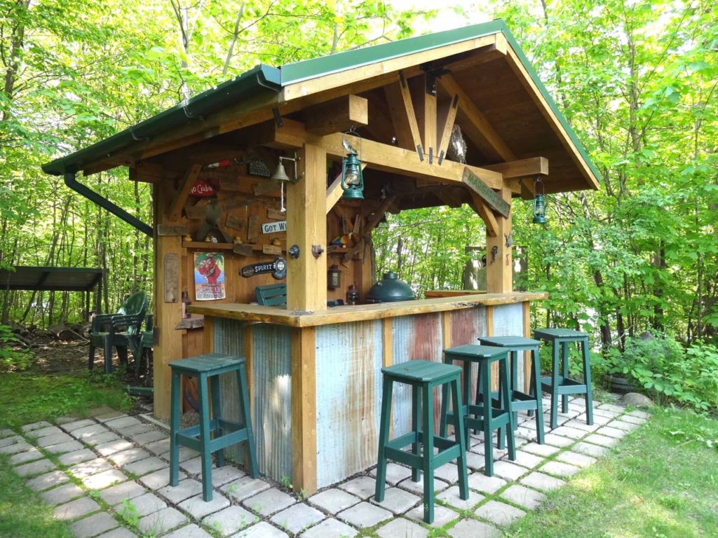 Rustic outdoor bar with corrugated steel accents Design of outdo