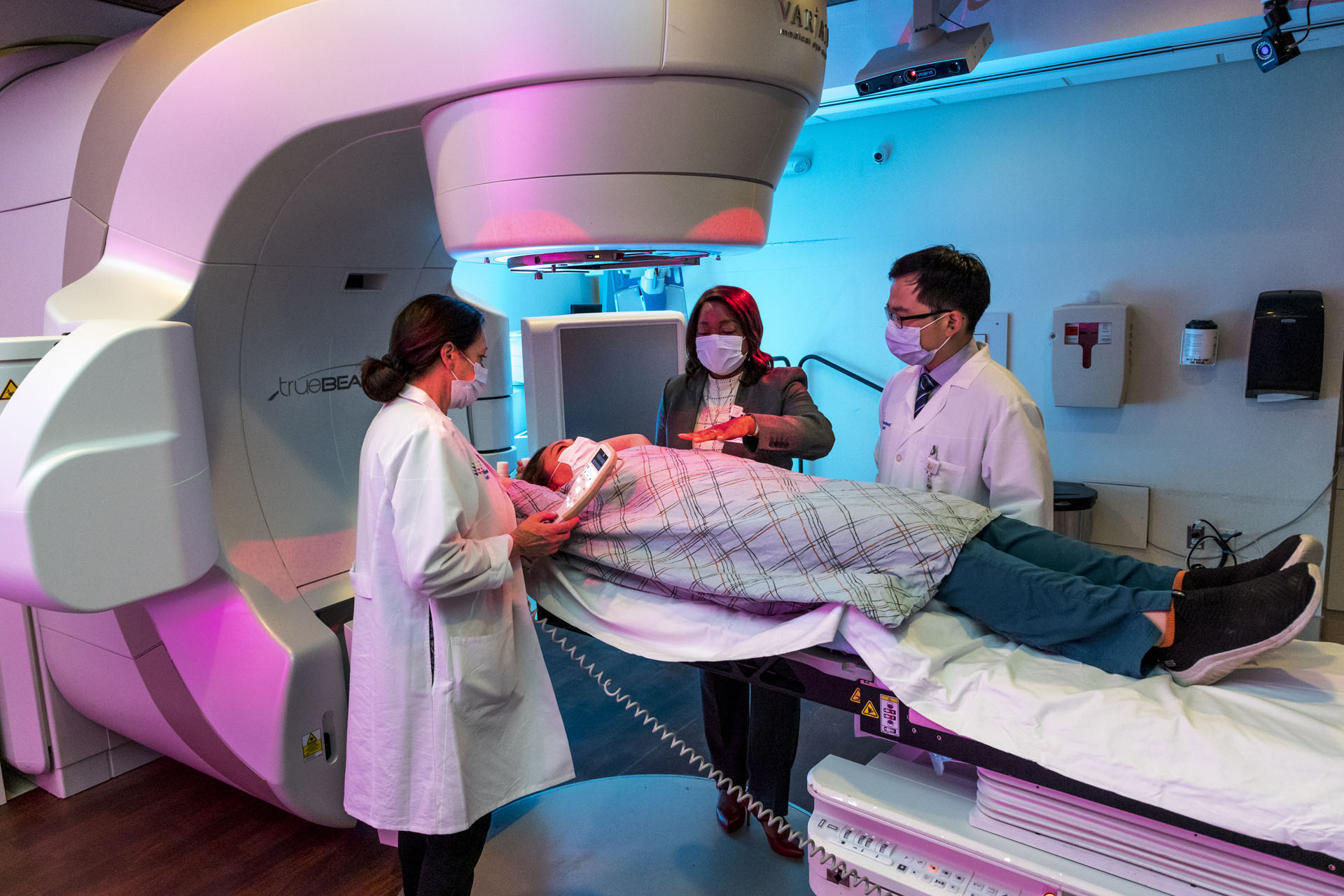 How a highly focused radiation treatment can cure tumors in the